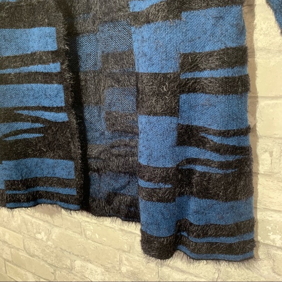 Alfani Women's Eyelash Cardigan. Blue and Black Zebra. Super Soft!! Size Medium - Picture 3 of 6